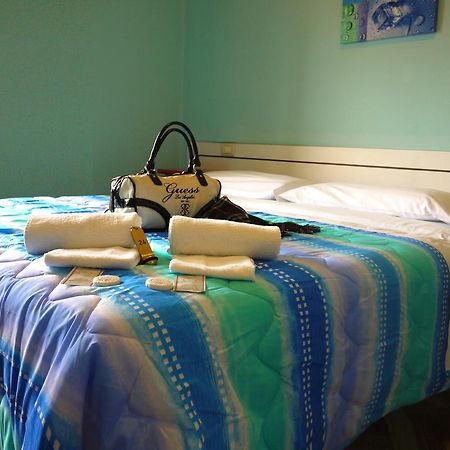 Hotel Maena Rimini Extérieur photo
