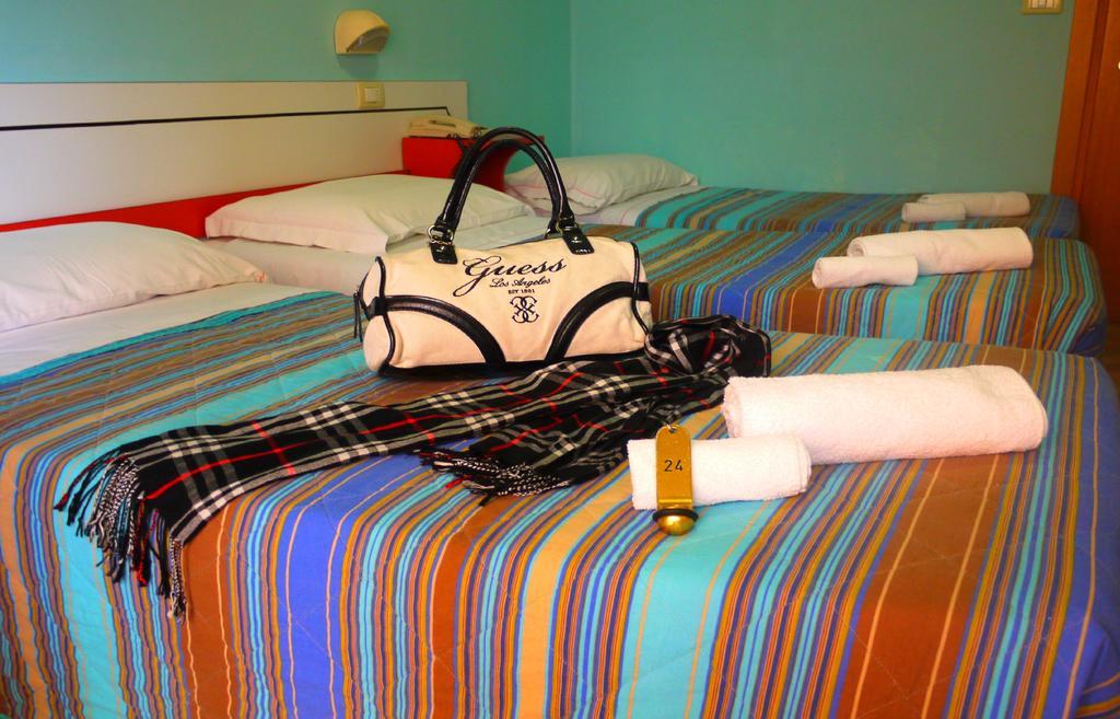Hotel Maena Rimini Chambre photo