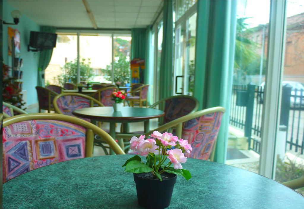Hotel Maena Rimini Extérieur photo