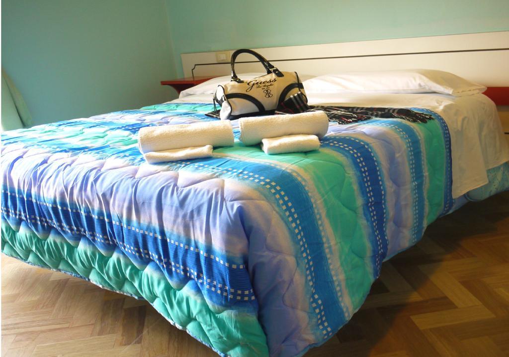 Hotel Maena Rimini Extérieur photo