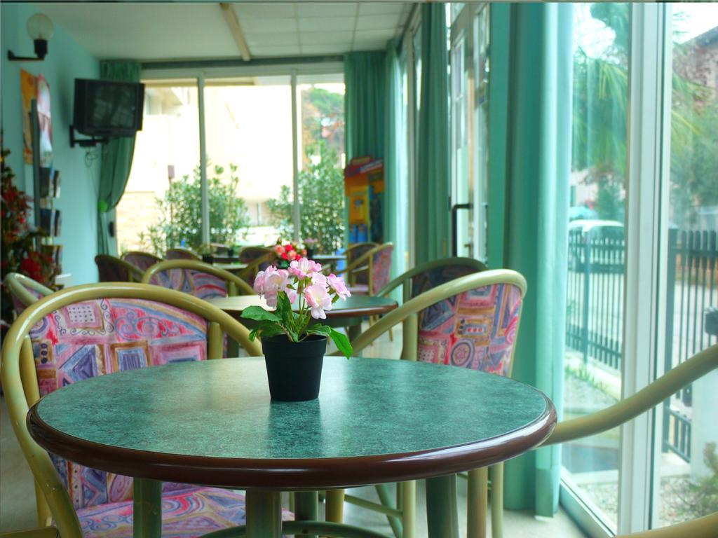 Hotel Maena Rimini Extérieur photo
