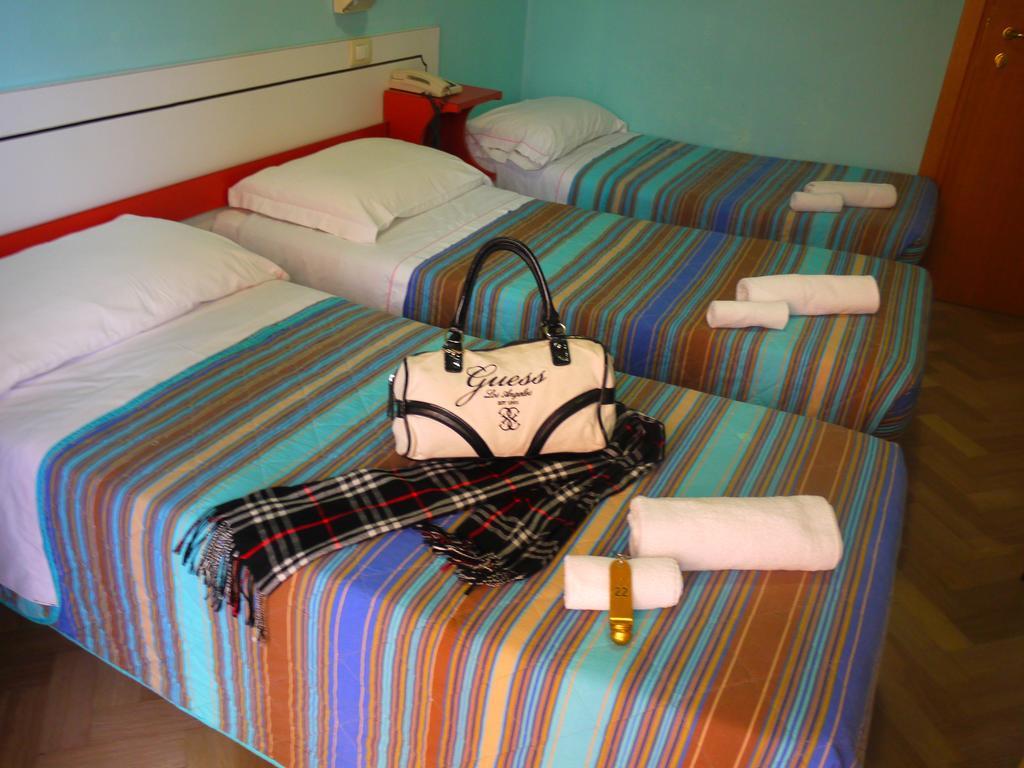 Hotel Maena Rimini Chambre photo