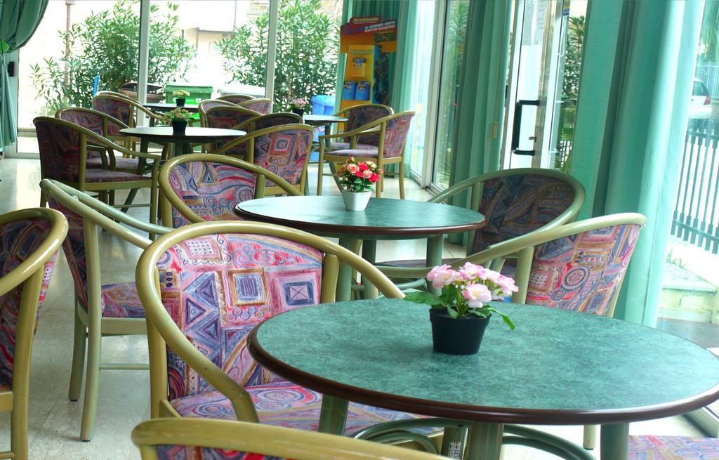 Hotel Maena Rimini Extérieur photo